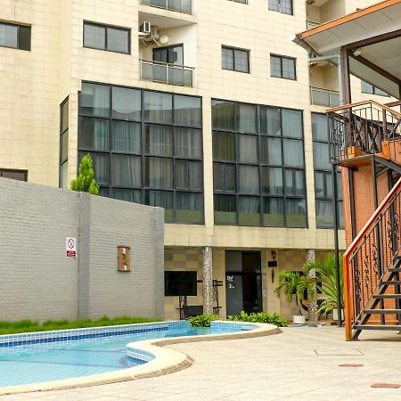 Hotel Hibiscus Louis リーブルヴィル エクステリア 写真