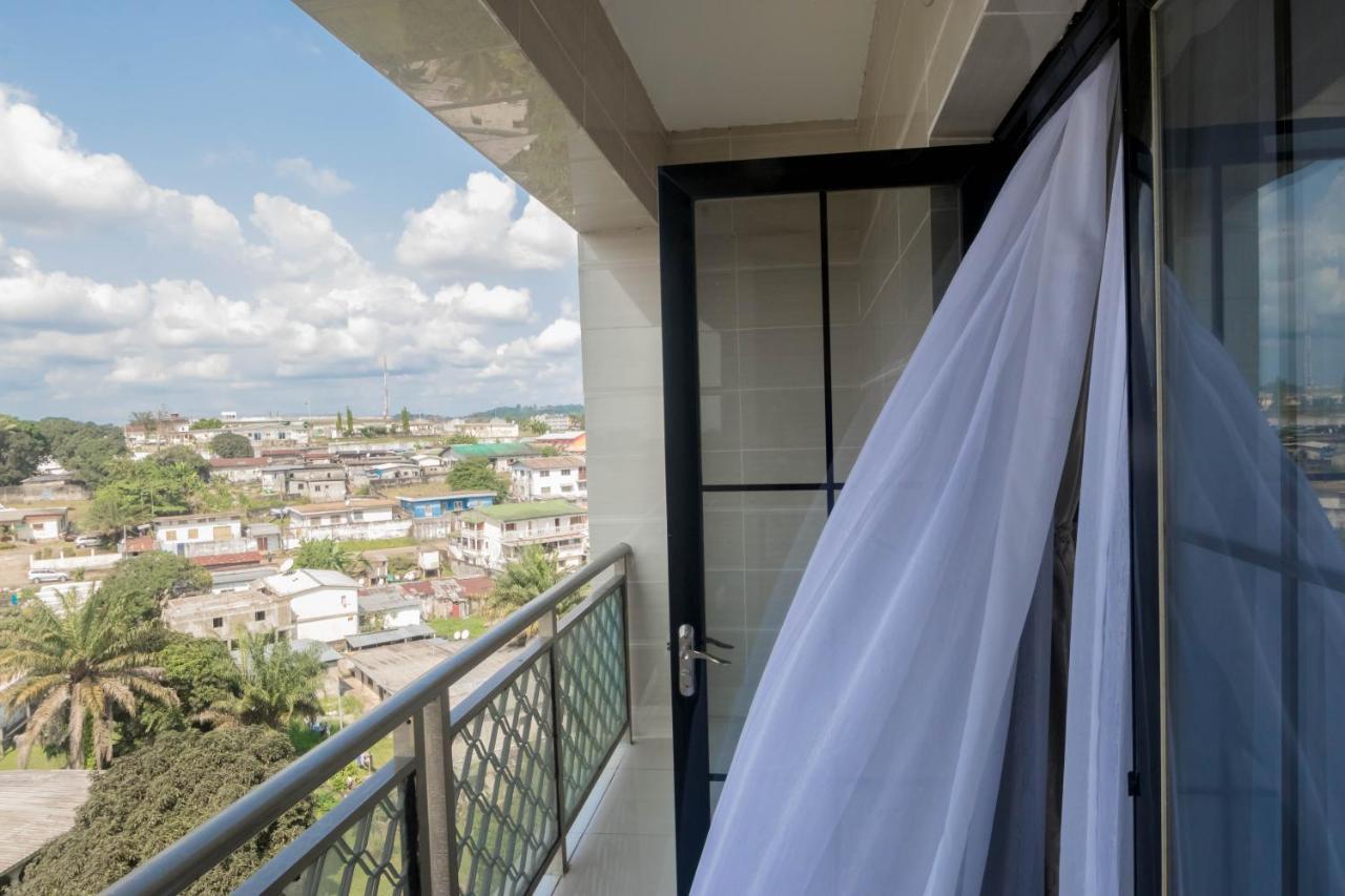 Hotel Hibiscus Louis リーブルヴィル エクステリア 写真