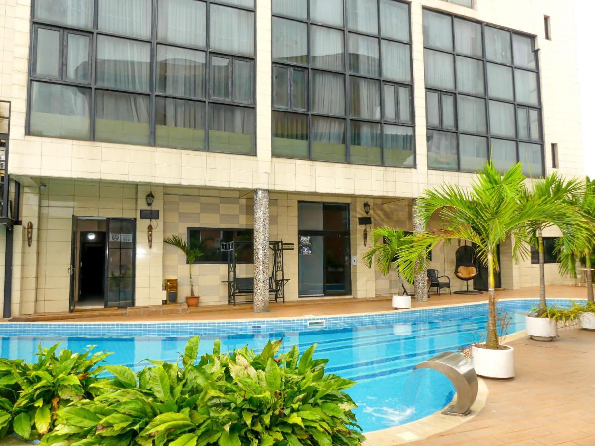Hotel Hibiscus Louis リーブルヴィル エクステリア 写真