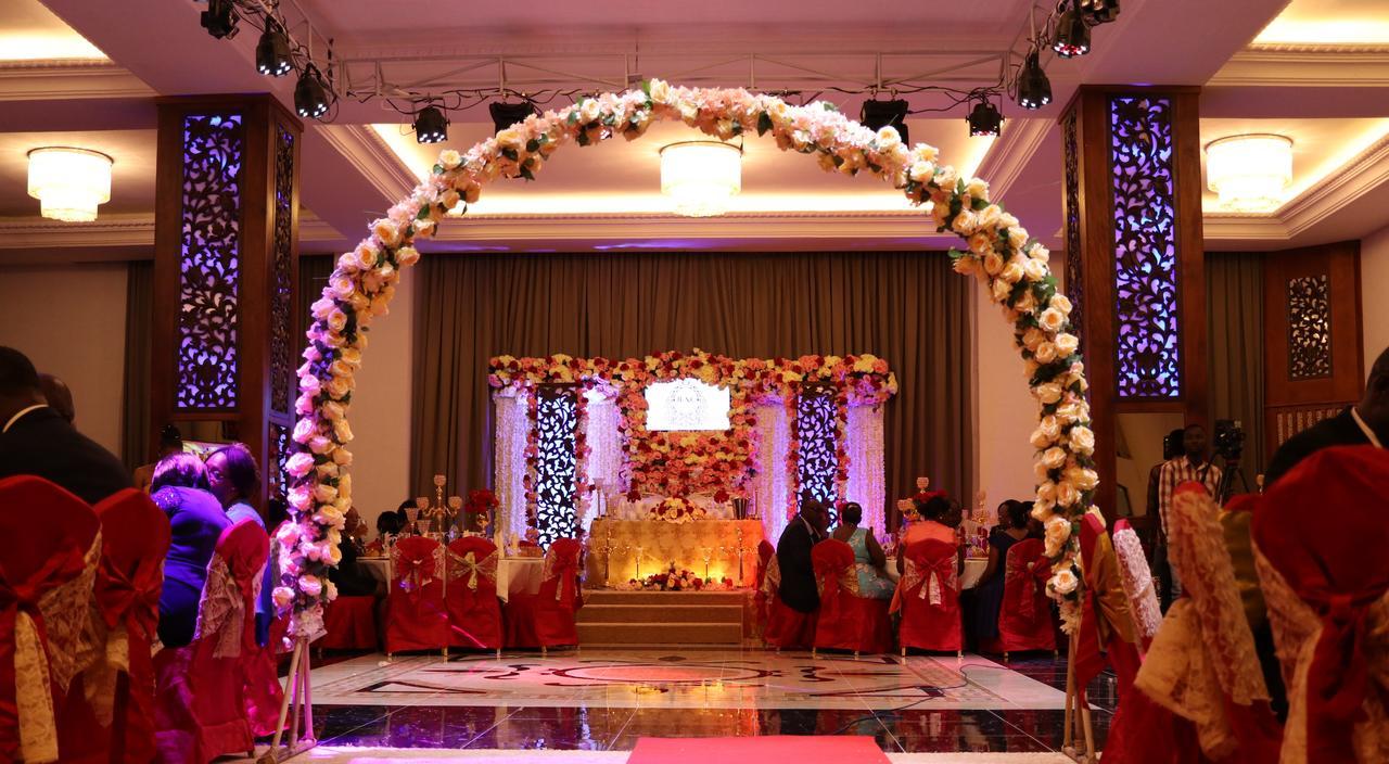 Hotel Hibiscus Louis リーブルヴィル エクステリア 写真